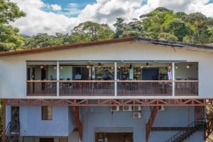 19. Retro Cafe Restaurant (1)