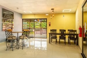 19. Retro Cafe Restaurant (14)