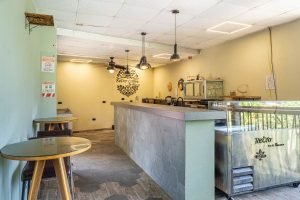 19. Retro Cafe Restaurant (9)