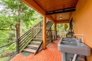 lagunas-paradise-main-house-18