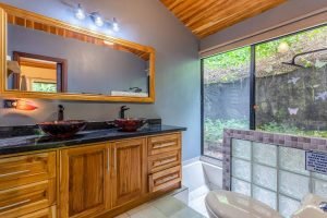 lagunas-paradise-main-house-36