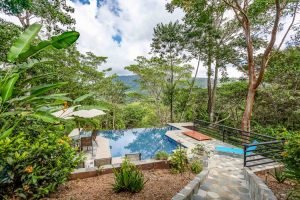 lagunas-paradise-main-house-40