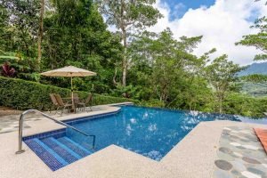 lagunas-paradise-main-house-41