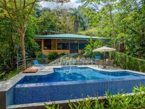 lagunas-paradise-main-house-5