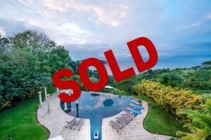 one-faro-escondido-74-Photoroom