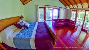 Rainforest Retreat in Escaleras Area of Dominical Near a Waterfall