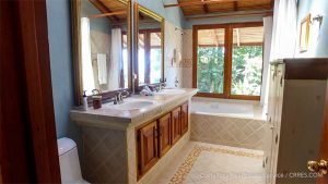 Rainforest Retreat in Escaleras Area of Dominical Near a Waterfall