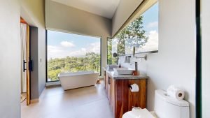 Villa-Unique-12132023_192818-DeNoiseAI-clear