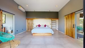 Villa-Unique-12132023_192844-DeNoiseAI-clear