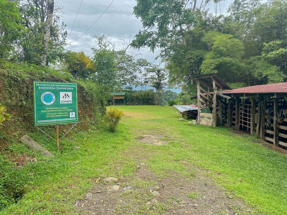 The walk starts by the animal stables, visible on the right. 