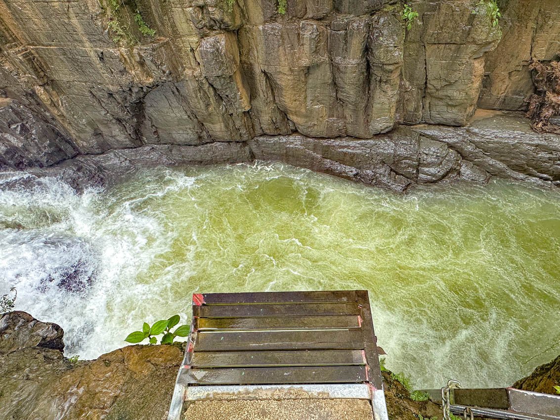 Fancy a jump into the canyon pool? The water below is at least 4m deep!