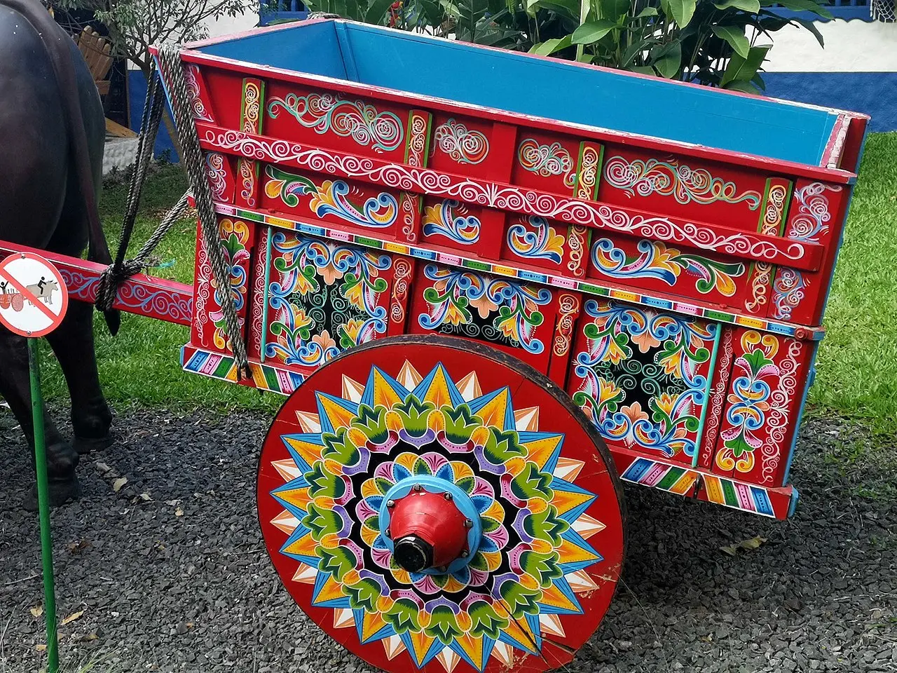A traditional Costa Rican oxcart. c/o wikicommons.