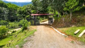 House for sale in Ojochal Costa Rica