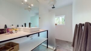 140005 House & Extra Lot For Sale 14