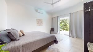 140005 House & Extra Lot For Sale 16