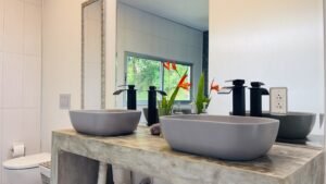 140005 House & Extra Lot For Sale 22