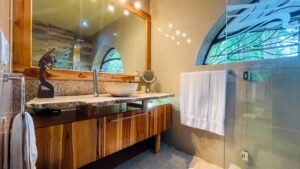 4563 Income Property For Sale in Ojochal 14