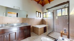 House for sale in Ojochal Costa Rica
