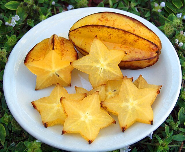 A Starfruit a day may be just what the doctor ordered! c/o TopTropicals.com, wikicommons.