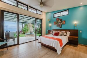 11-Turi-uha-Portalon-Coldwell-Banker