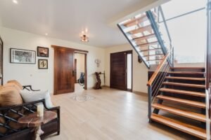 24-Turi-uha-Portalon-Coldwell-Banker