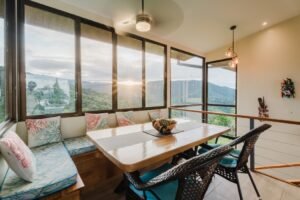 5-Turi-uha-Portalon-Coldwell-Banker