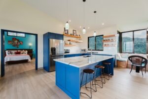 7-Turi-uha-Portalon-Coldwell-Banker