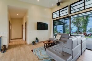 9-Turi-uha-Portalon-Coldwell-Banker