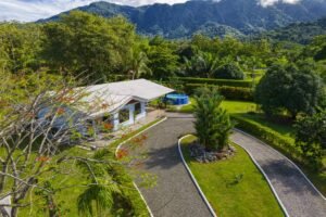 House with mountain viwe