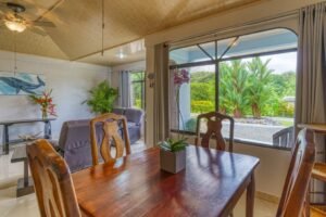 diningroom into livingroom