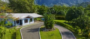 front of house & driveway