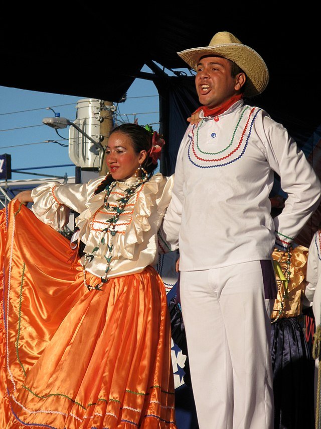A fiesta in Santa Cruz on the Nicoya Peninsula. c/o Rodtico21, wikicommons.