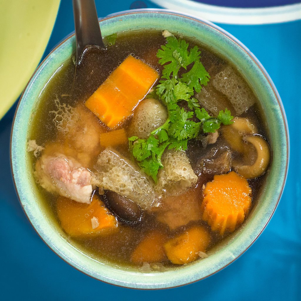 Tom Yuea Phai featuring Stinkhorn mushrooms. c/o Takeaway, wikicommons.