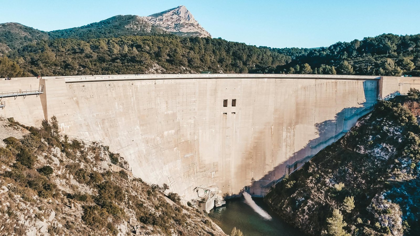Each kilo of concrete used in the construction of the dam can release nearly a kilo of CO2 during the manufacturing process.