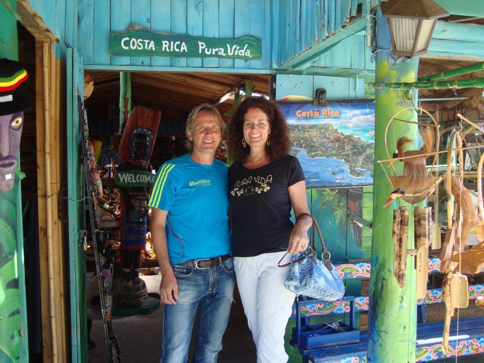 Ben & Heather have grown into the PURA VIDA spirit - the sign above their heads in reproduced thousands of times all around the country. And take note of Heather's shirt...PURA VIDE is everywhere in COSTA RICA.