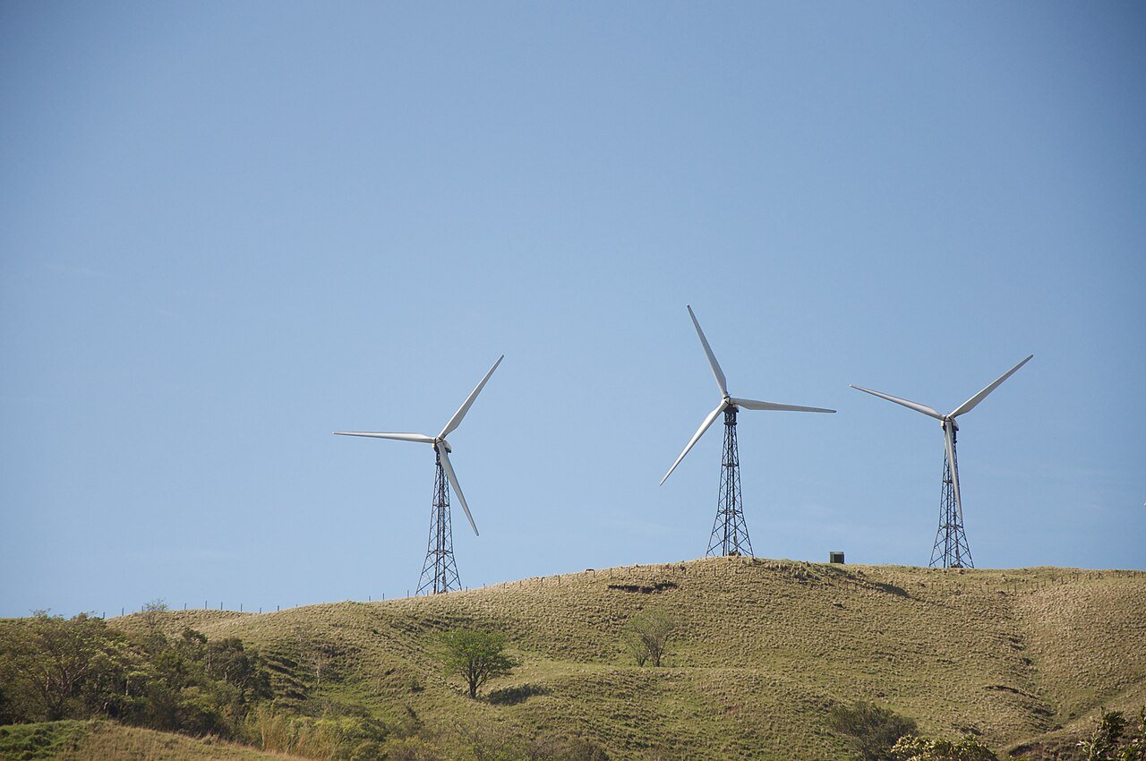 Some of the earlier wind turbines that kicked off Costa Rica's wind energy aspirations. c/o Sbeebe, wikicommons.