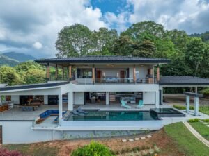 The Crystal Shire – 037