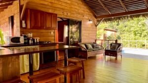 4921 Riverfront wooden house Av. Principal 08