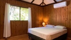 4921 Riverfront wooden house Av. Principal 14