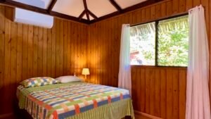 4921 Riverfront wooden house Av. Principal 27