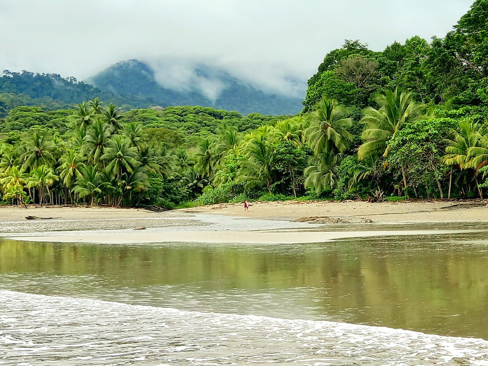 Green Season means tiny crowds, dramatic scenery, lush rainforests, low prices and many options for last-minute excursions.