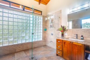 House for sale in Ojochal Costa Rica