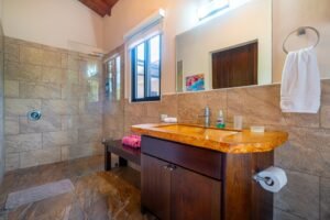 House for sale in Ojochal Costa Rica