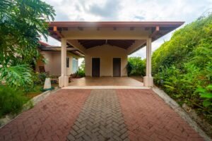 House for sale in Ojochal Costa Rica