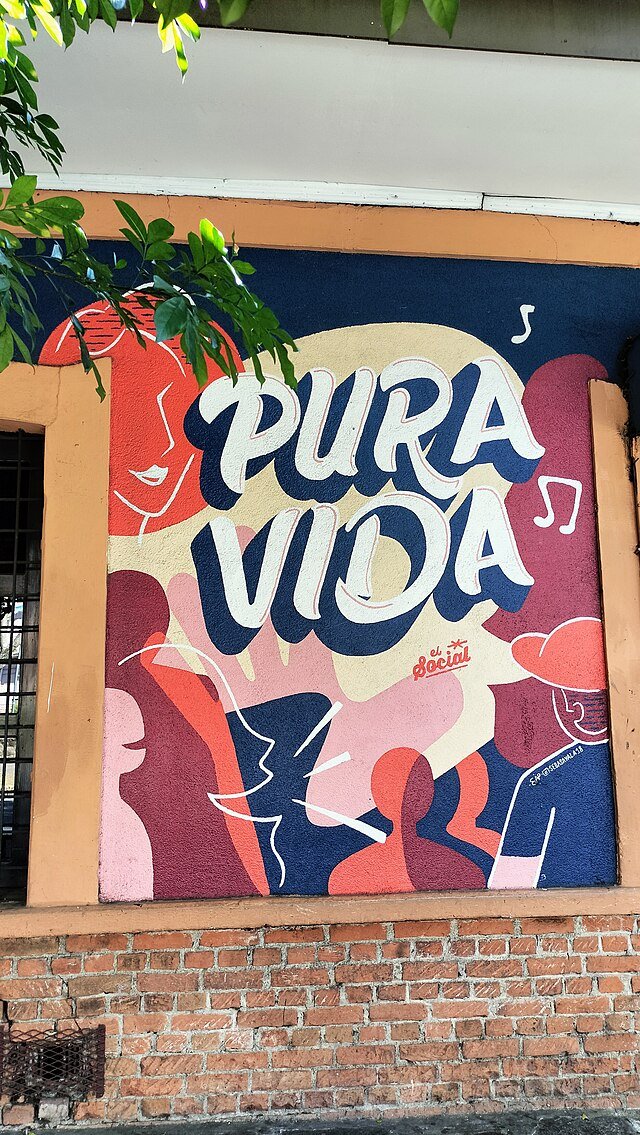 Decoration outside a restaurant in Costa Rica's capital, San José, Costa Rica. c/o Pequeño mar, wikicommons.