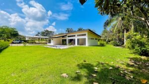 House for sale in Ojochal Costa Rica