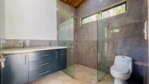 House for sale in Ojochal Costa Rica