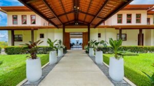 House for sale in Ojochal Costa Rica