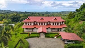 House for sale in Ojochal Costa Rica