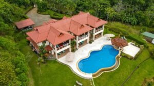 House for sale in Ojochal Costa Rica